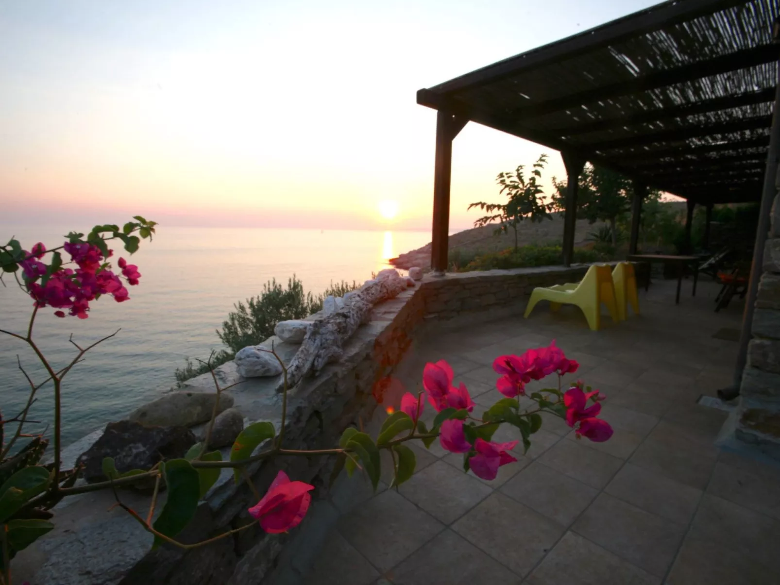 Luxuriöse, ruhige Wohnung direkt am Meer - Privatstrand-Buiten