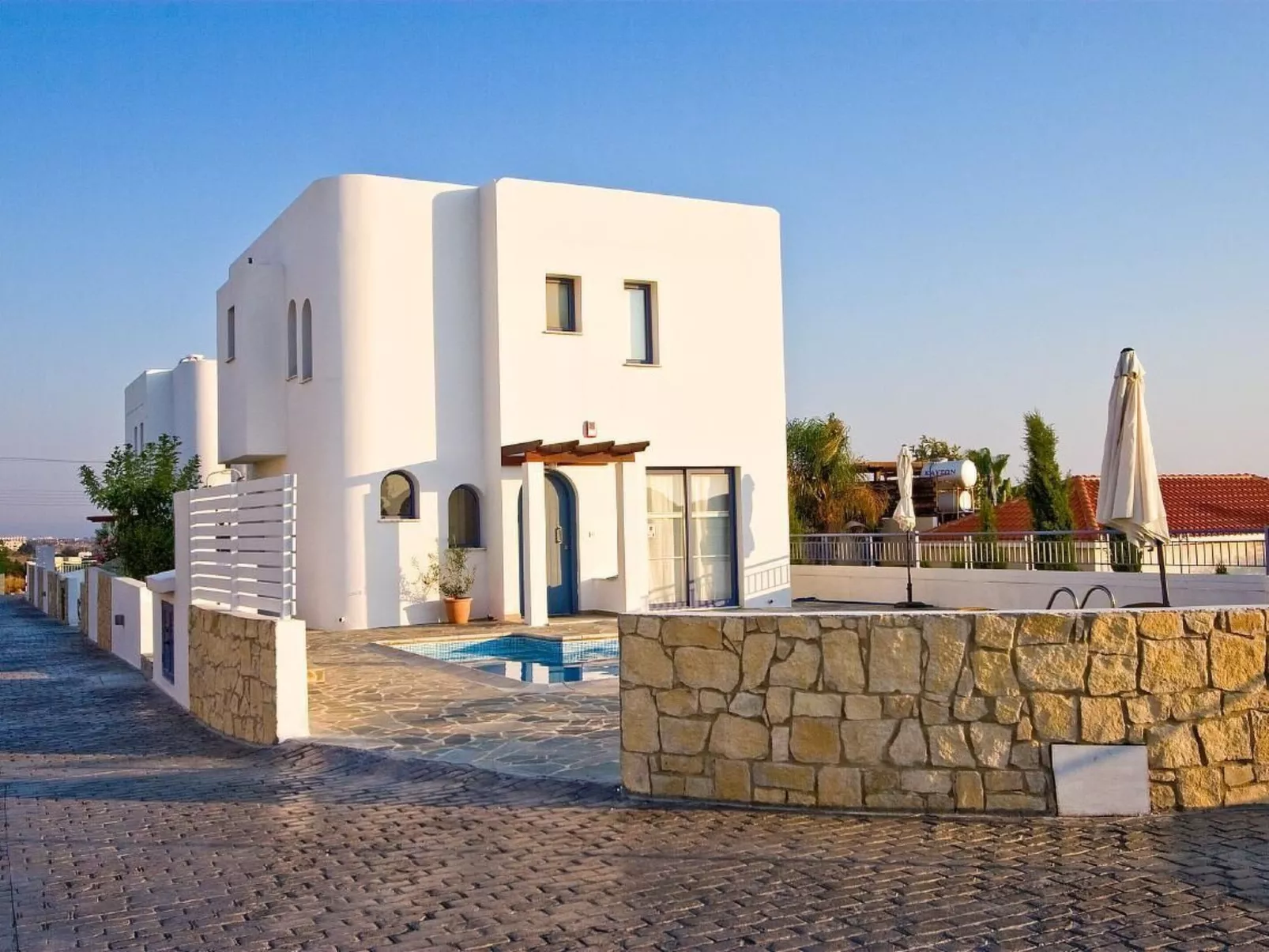 Mit Garten, Grill und Terrasse-Buiten