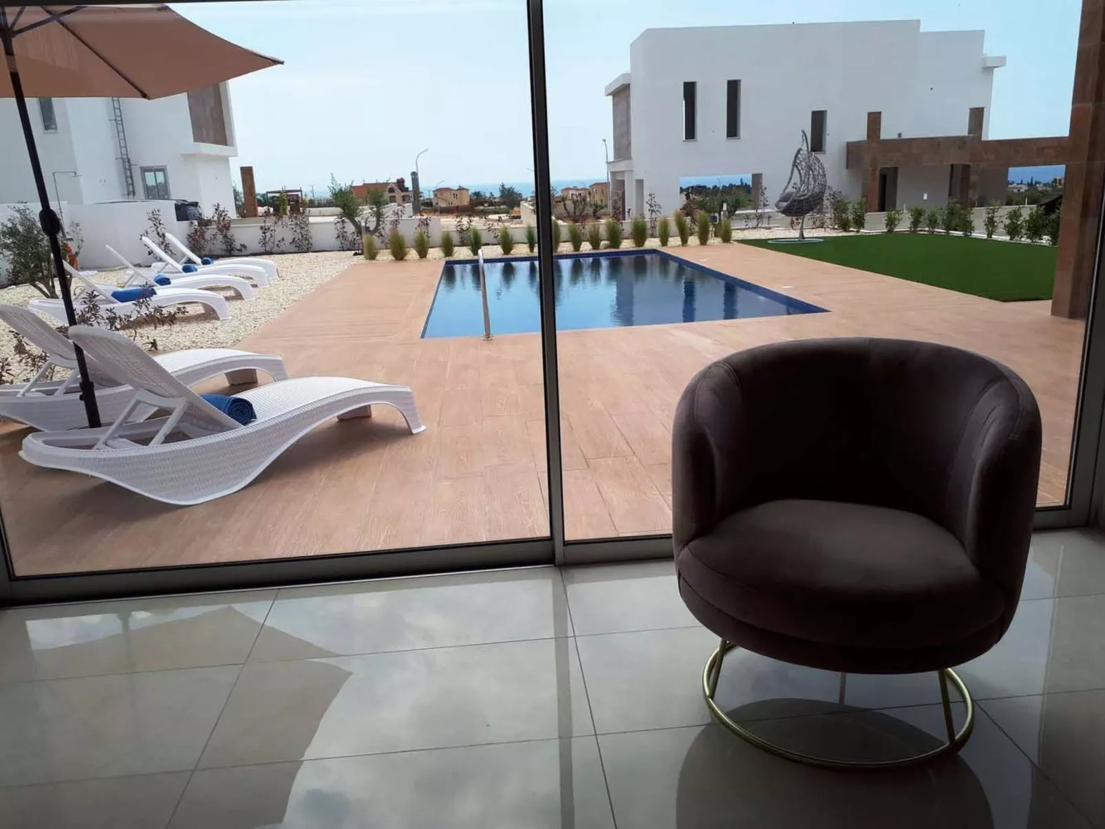 Coral Elite Residence mit Pool und Whirlpool-Binnen