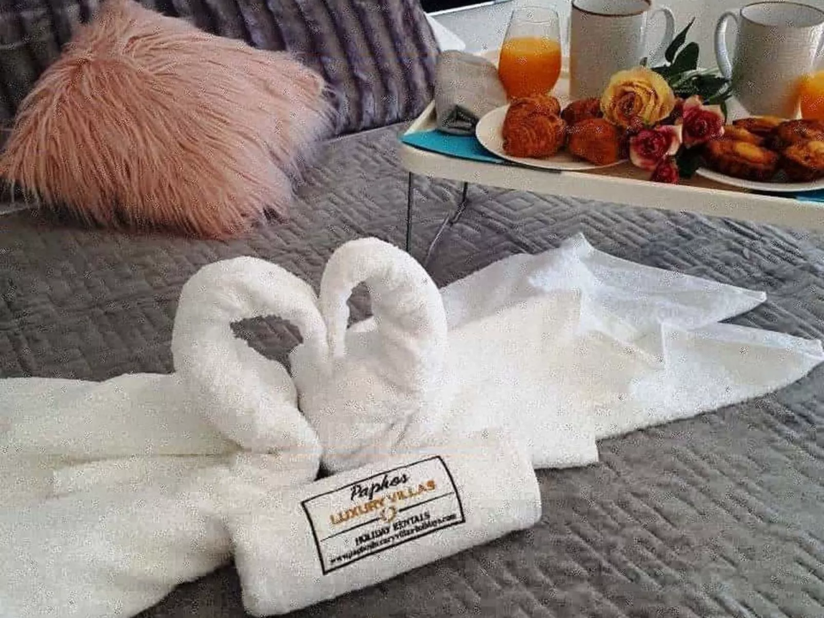 Luxuriöse Villa mit privatem Pool und Whirlpool-Buiten