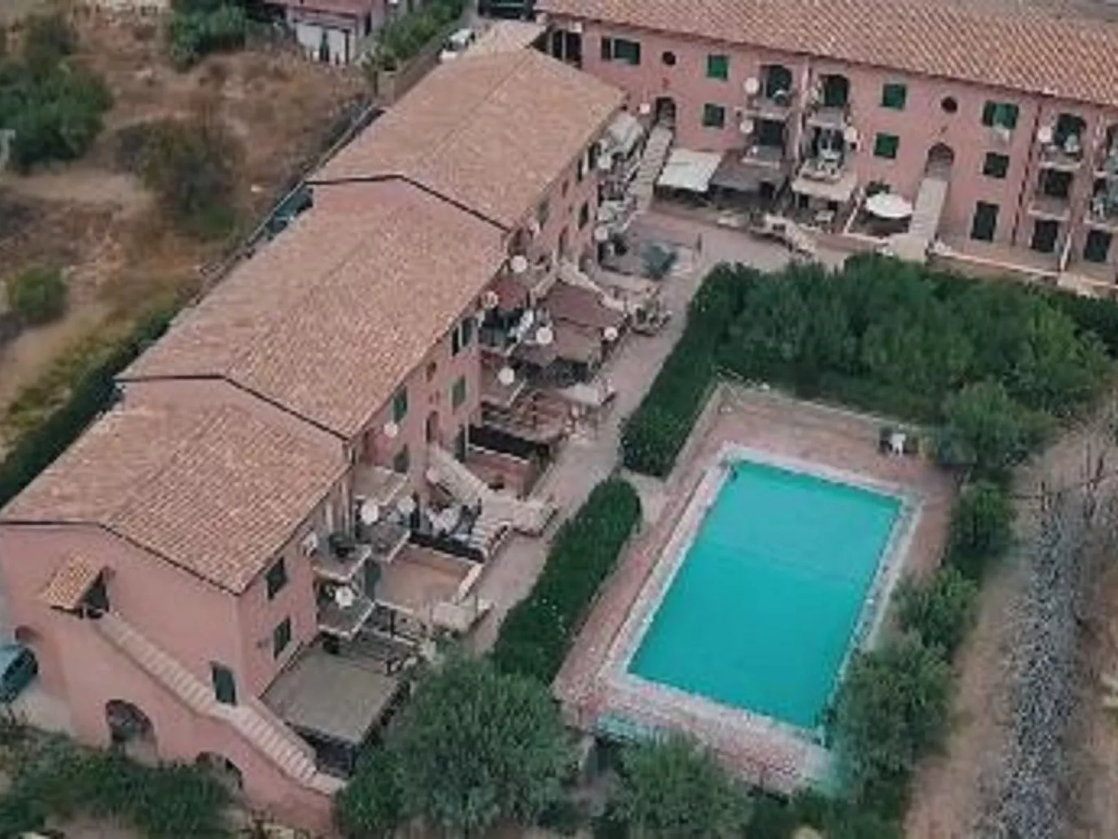 Mit Gemeinschaftspool-Buiten