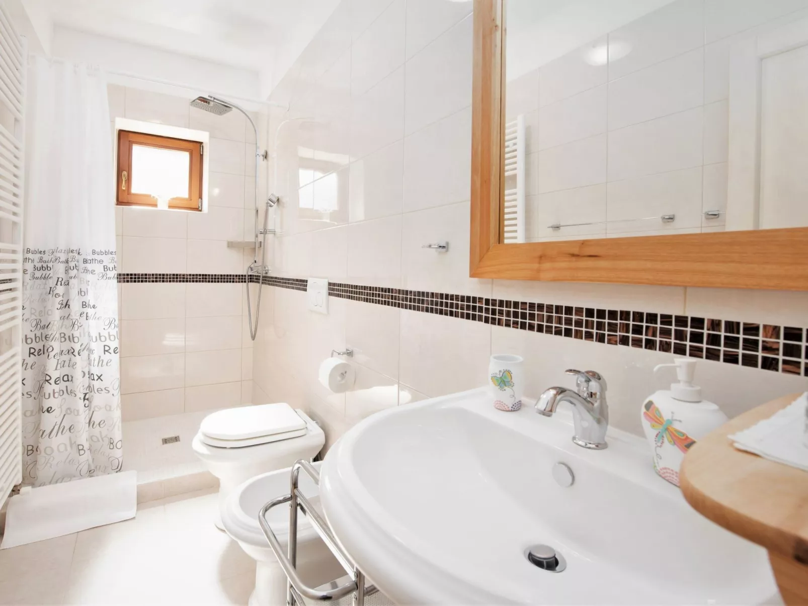 Anwesen "Vila Harmonia" mit Infinity-Pool-Image-tags.info