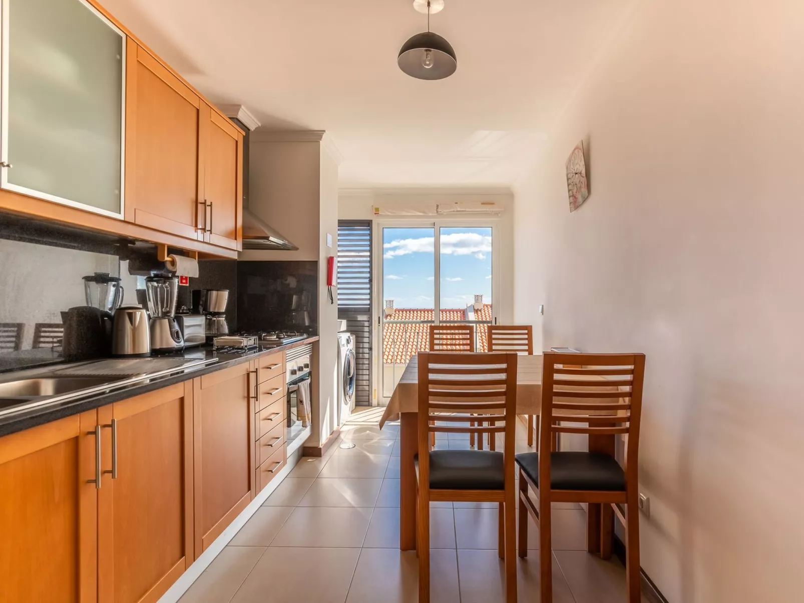 "Garajau View" mit Balkon-Binnen