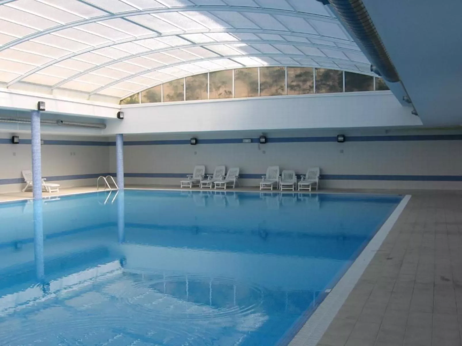 Meerblick Erste Linie mit 2 Pools 4-Binnen