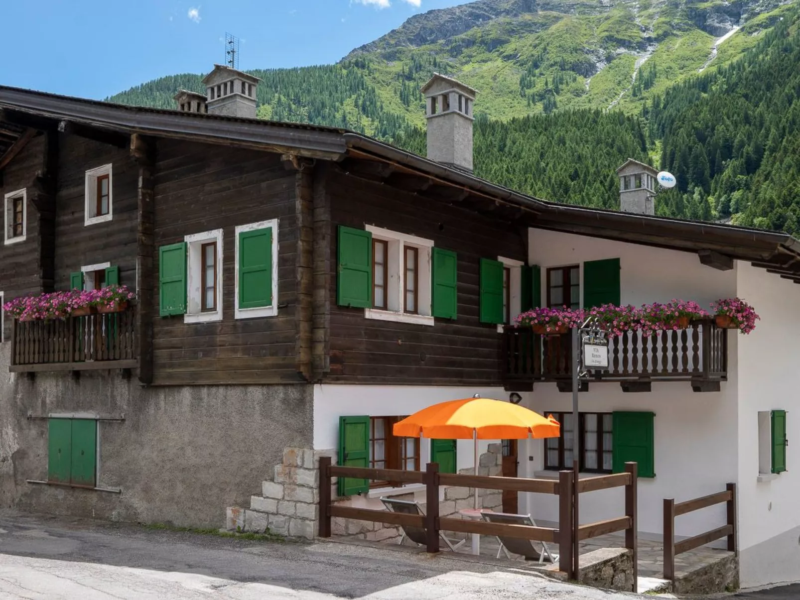 Wohnung im Dorfzentrum Ronco 3-Buiten