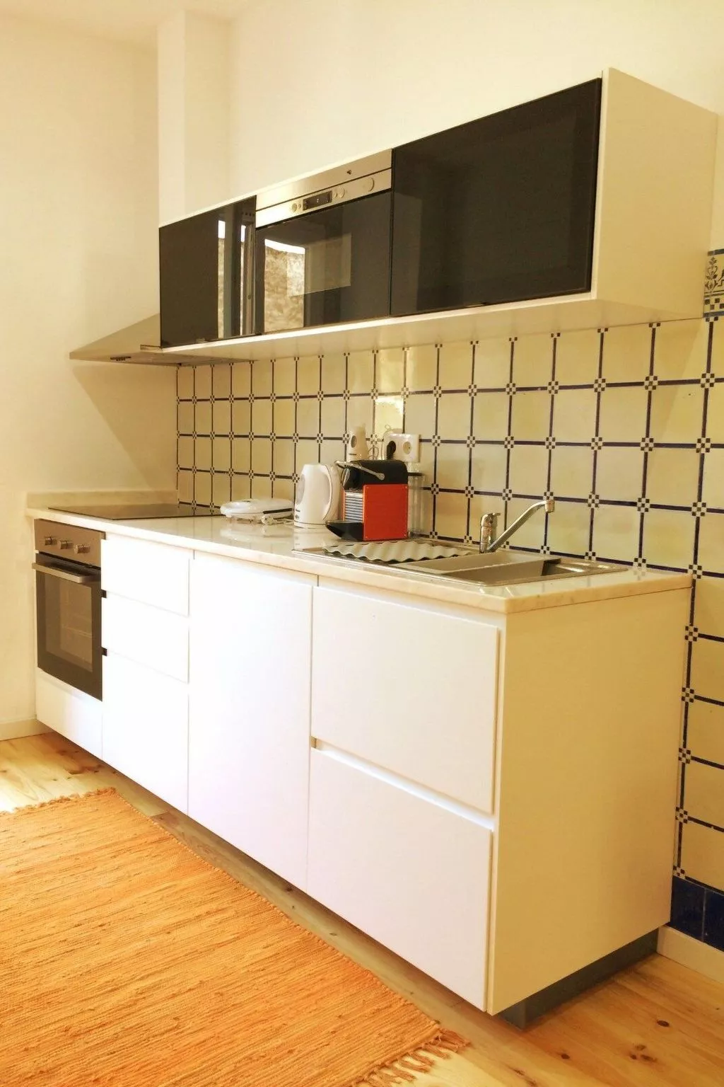 Gelbes Haus im historischen Zentrum-Image-tags.info