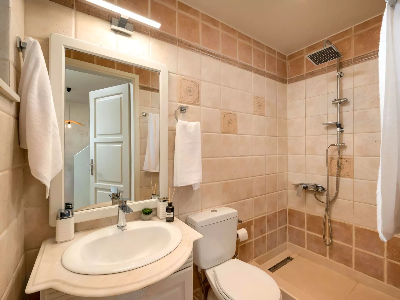 Soluna Villa Privater Pool-Binnen