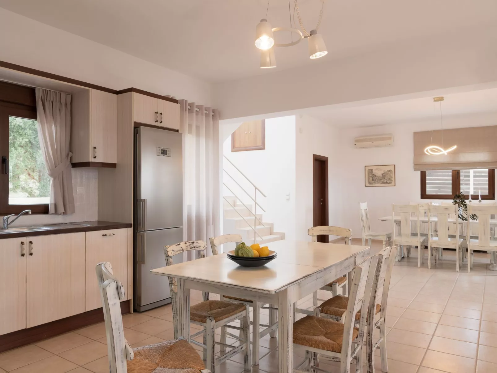 Ferienvilla "Rousa" mit Bergblick-Binnen