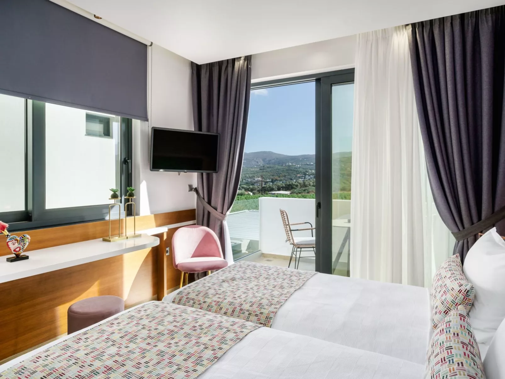 Lux-Villa mit Innen- und Außenpool, BBQ und Fitnessraum-Binnen