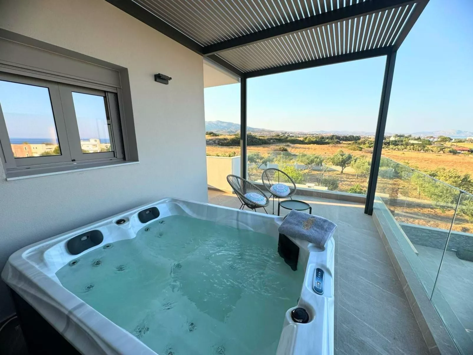 Grand Aqua Luxus-Villa von Mintzi-Buiten