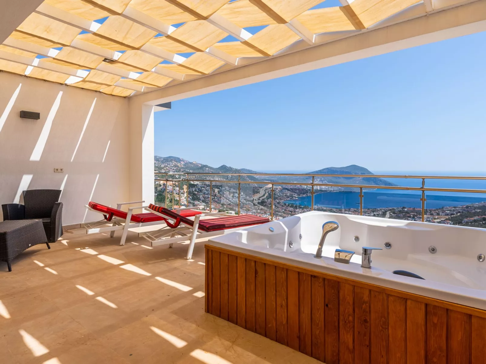 Villa mit Traum-Meerblick für 12 Personen-Buiten