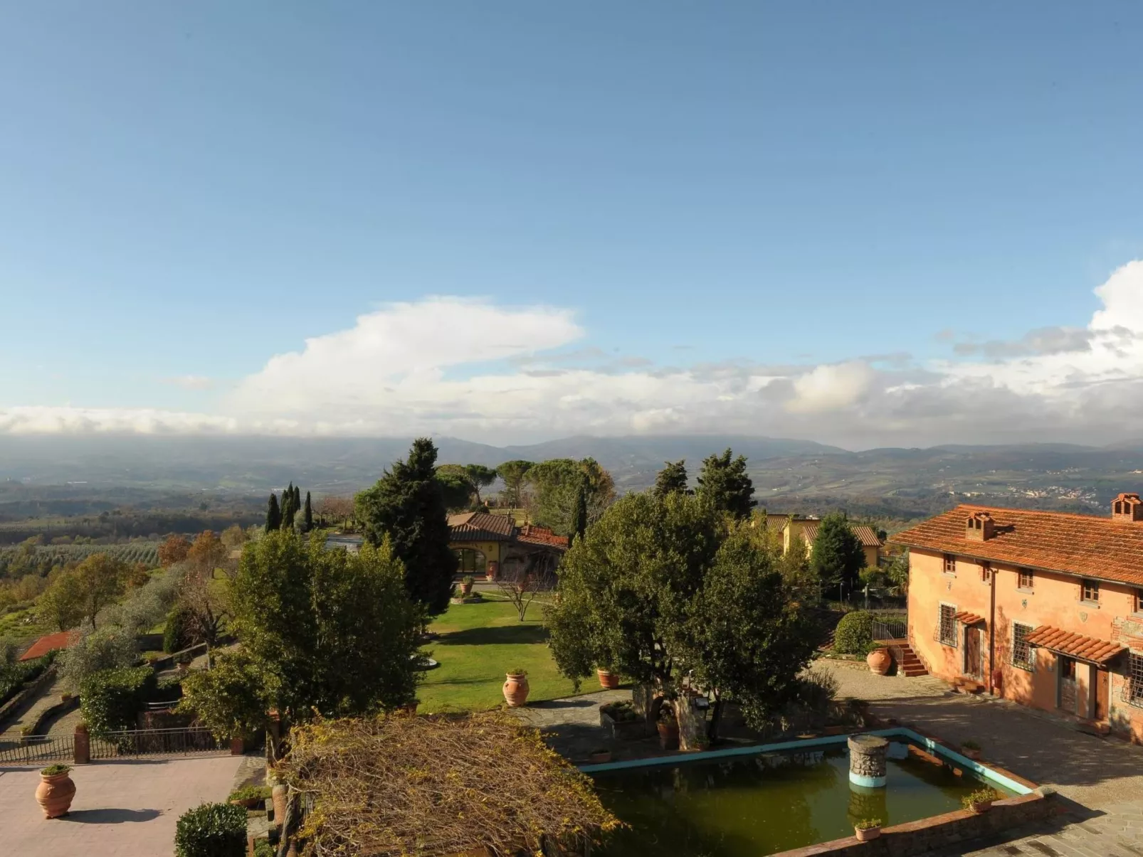 Unterkunft in einer Residenz mit Restaurant und Schwimmbad-Image-tags.info