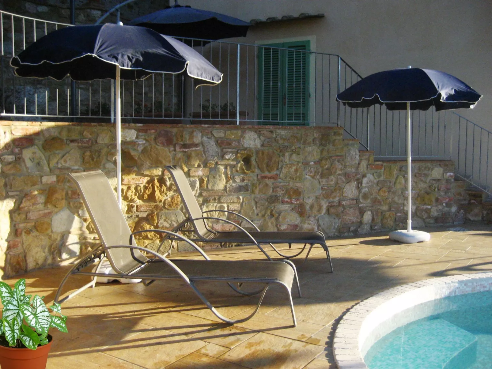 Ferienvilla 'Antica Pietra' mit eigenem Pool-Buiten