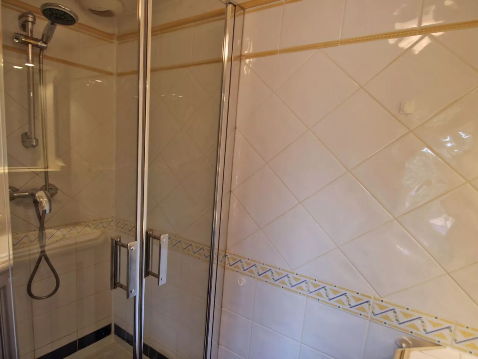 Appt 6 Pers - Piscine Résidence - Climatisation - Binnen