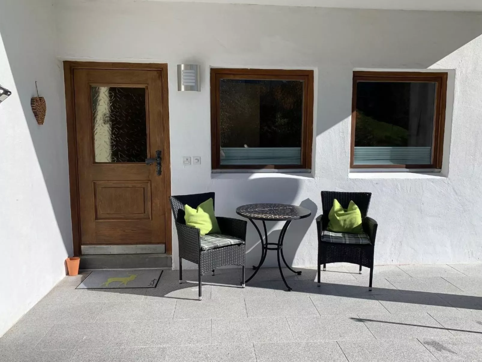 Yvonne Mayer-Image-tags.info