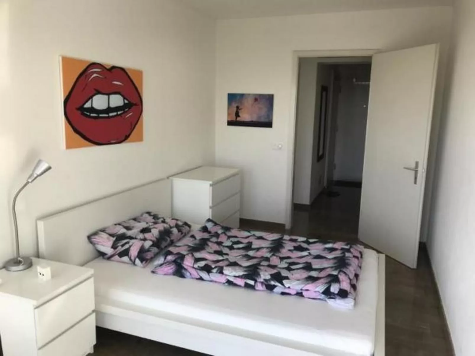 Mit Panorama-Sicht und Schwimmbad-Binnen