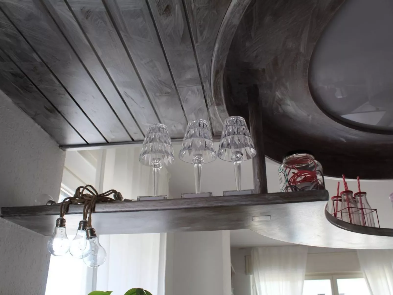 Wohnung mit blühender Terrasse, seenah-Binnen