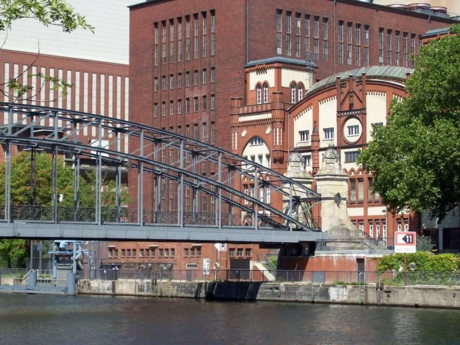 Stylische Ferienwohnung mit Südbalkon in Messenähe-Buiten