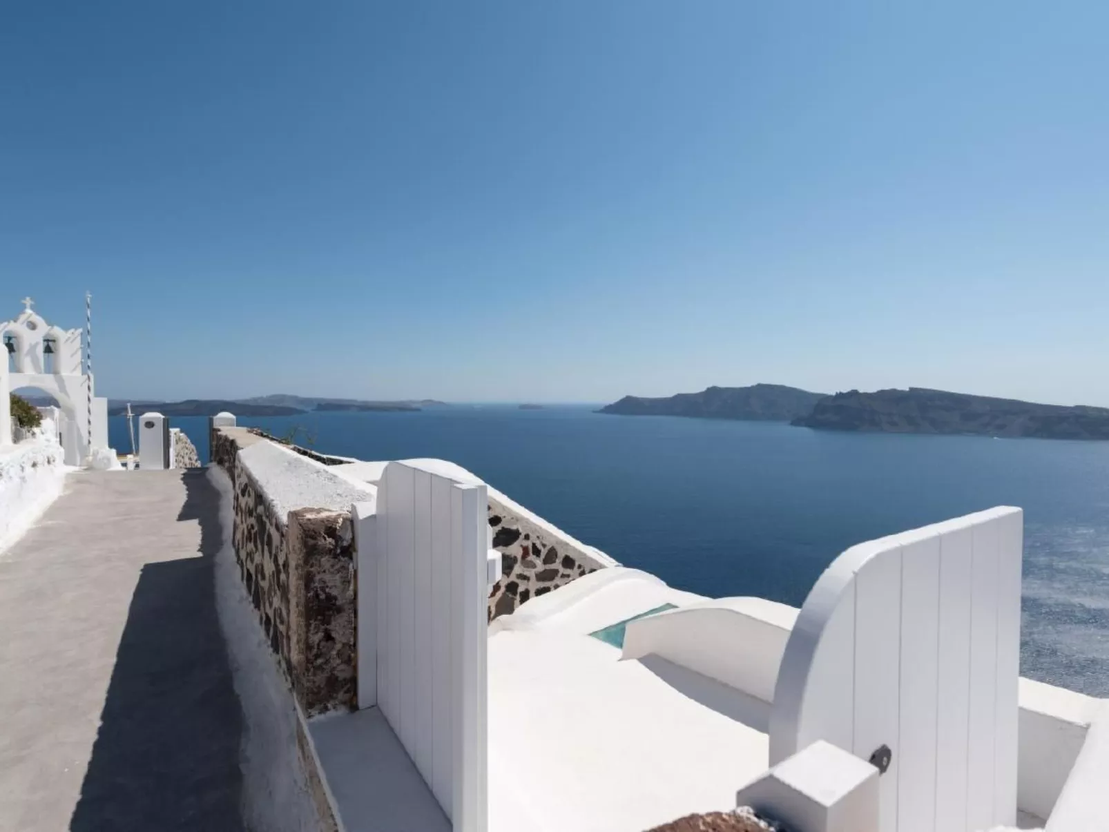 Charaktervolle Villa mit Tauchbecken und fantastischer Aussicht-Buiten