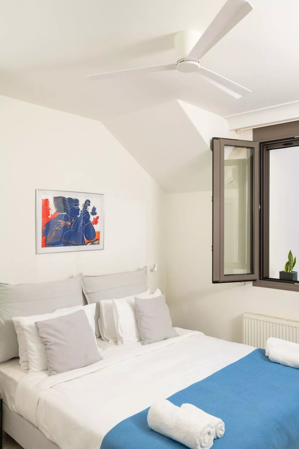 Luxuriöses Anwesen mit Meerblick und beheiztem Infinity-Pool-Binnen