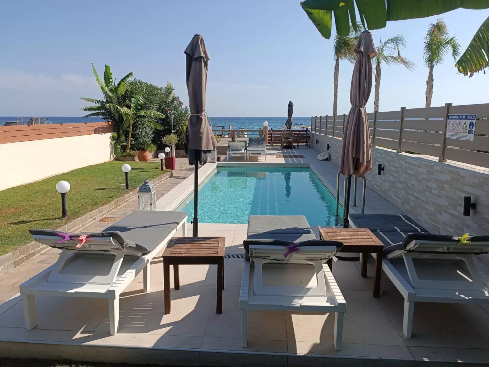 Villa Fay mit privatem Parkplatz in Lardos-Buiten