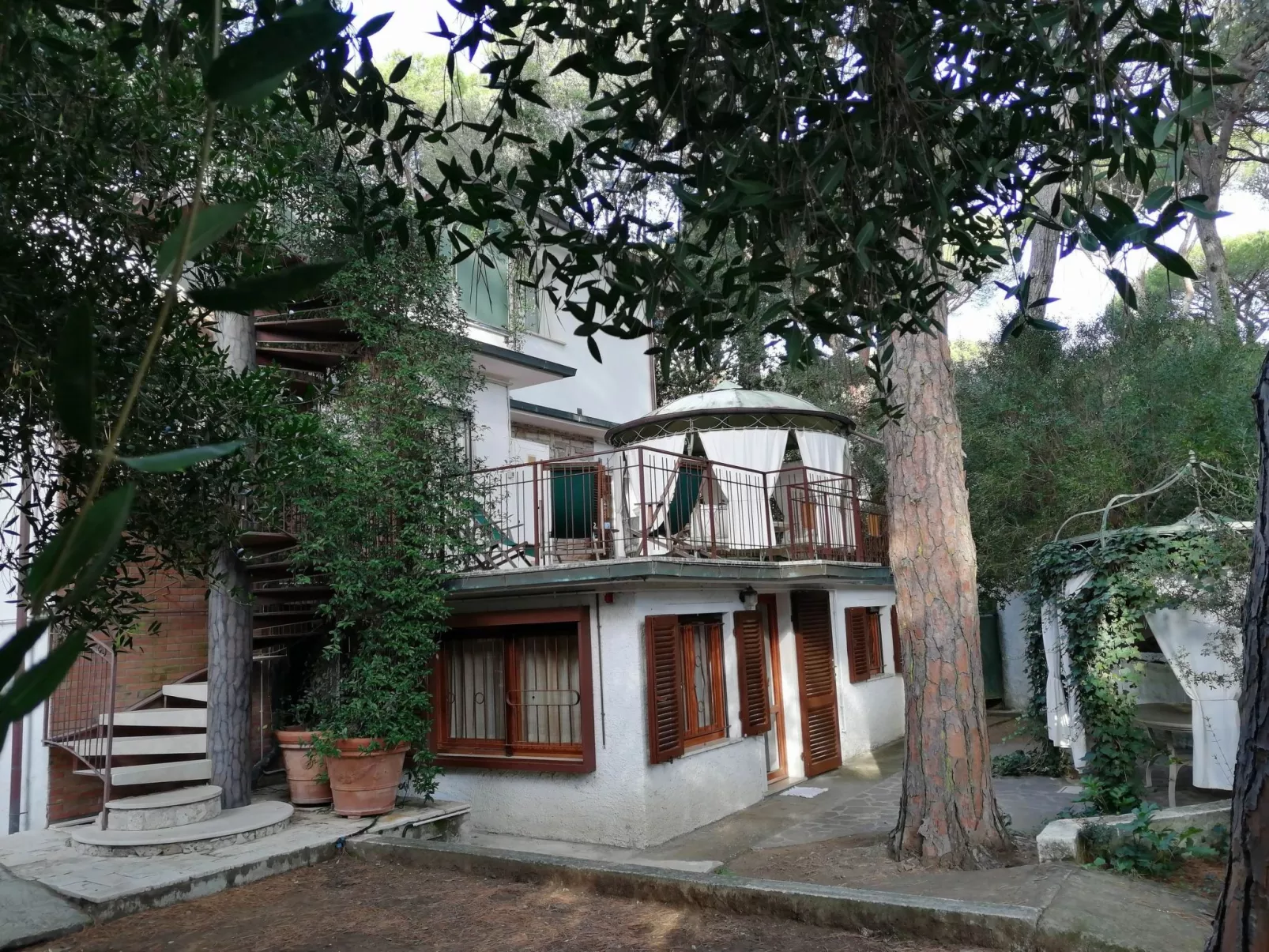 Buganvilla' Wohnung mit privater Terrasse-Buiten