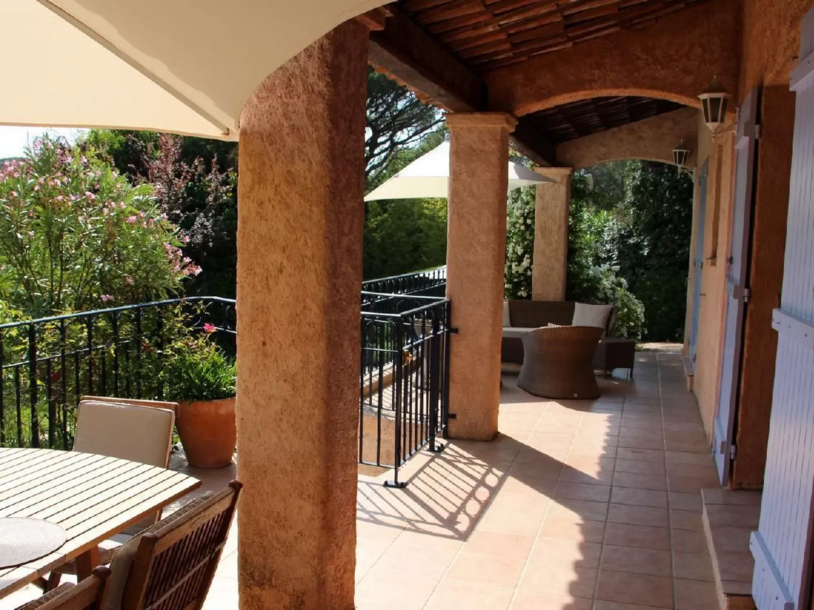 Charmante Villa mit Pool und Golfplatz-Image-tags.info