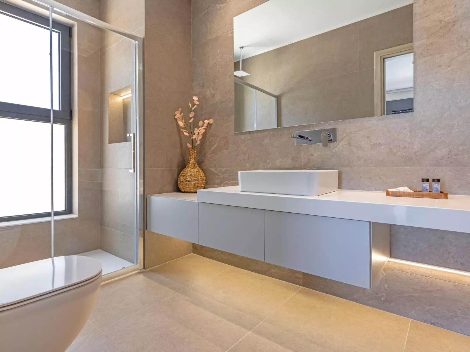 Ferienvilla Azalea mit Schwimmbad-Binnen