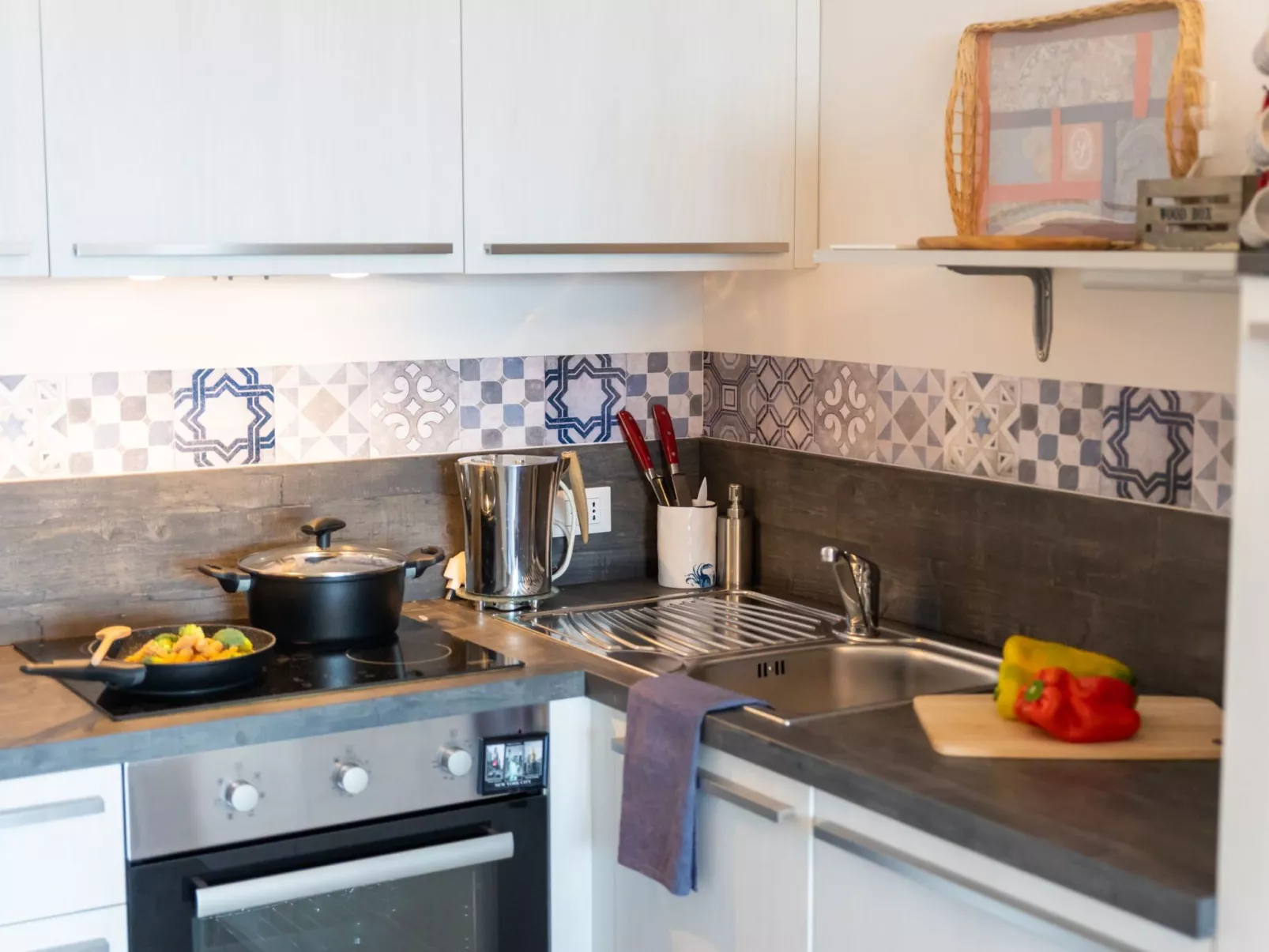 Perla Abernathy - Haus mit Pool und Garten-Binnen