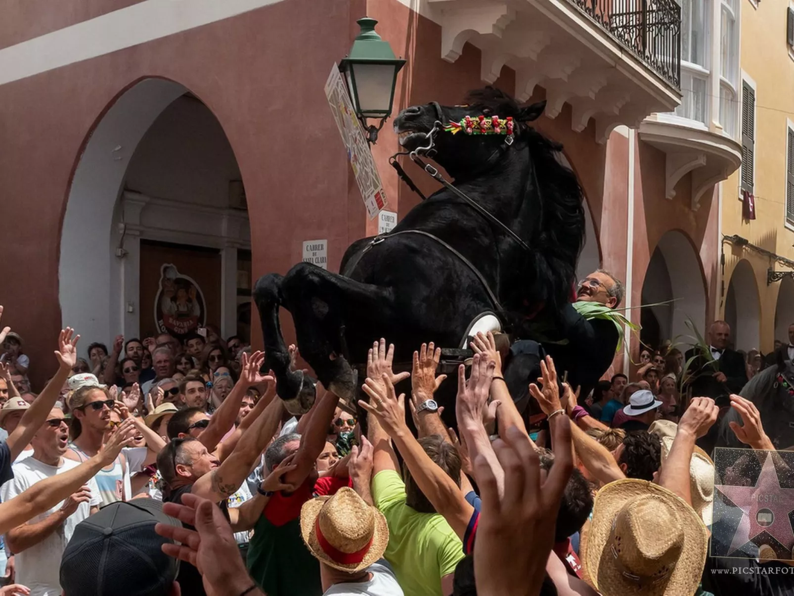Moderne, frische Familienvilla Allondra - Image-tags.info