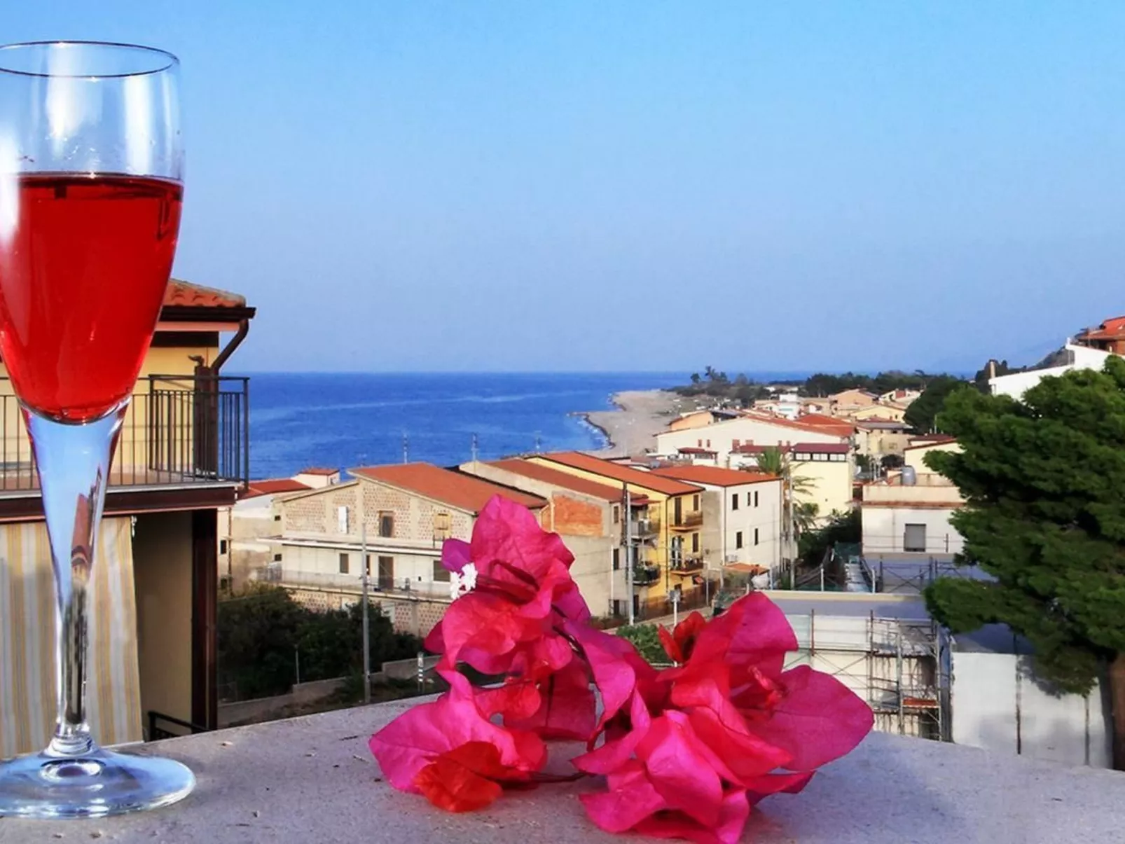 Luna rossa charmantes Haus-Image-tags.info