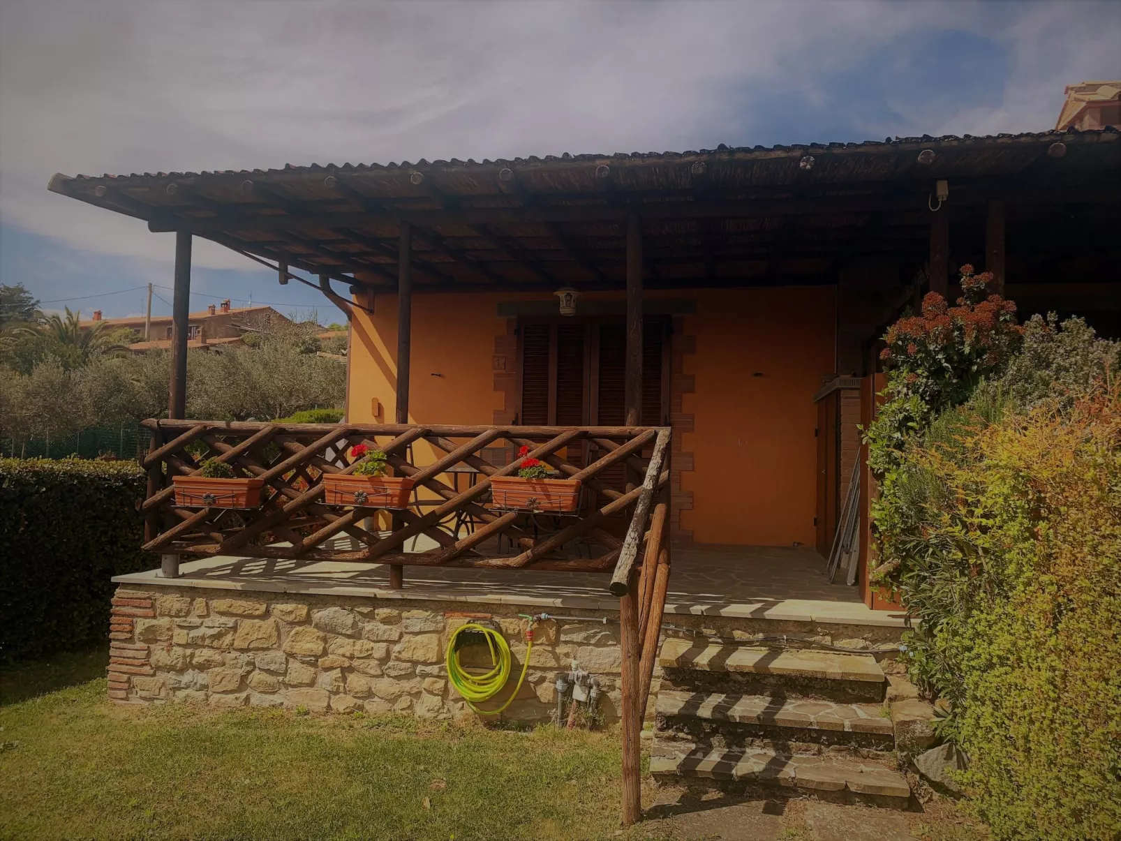 Wohnung 'Romantisches Studio mit Seeblick'-Buiten