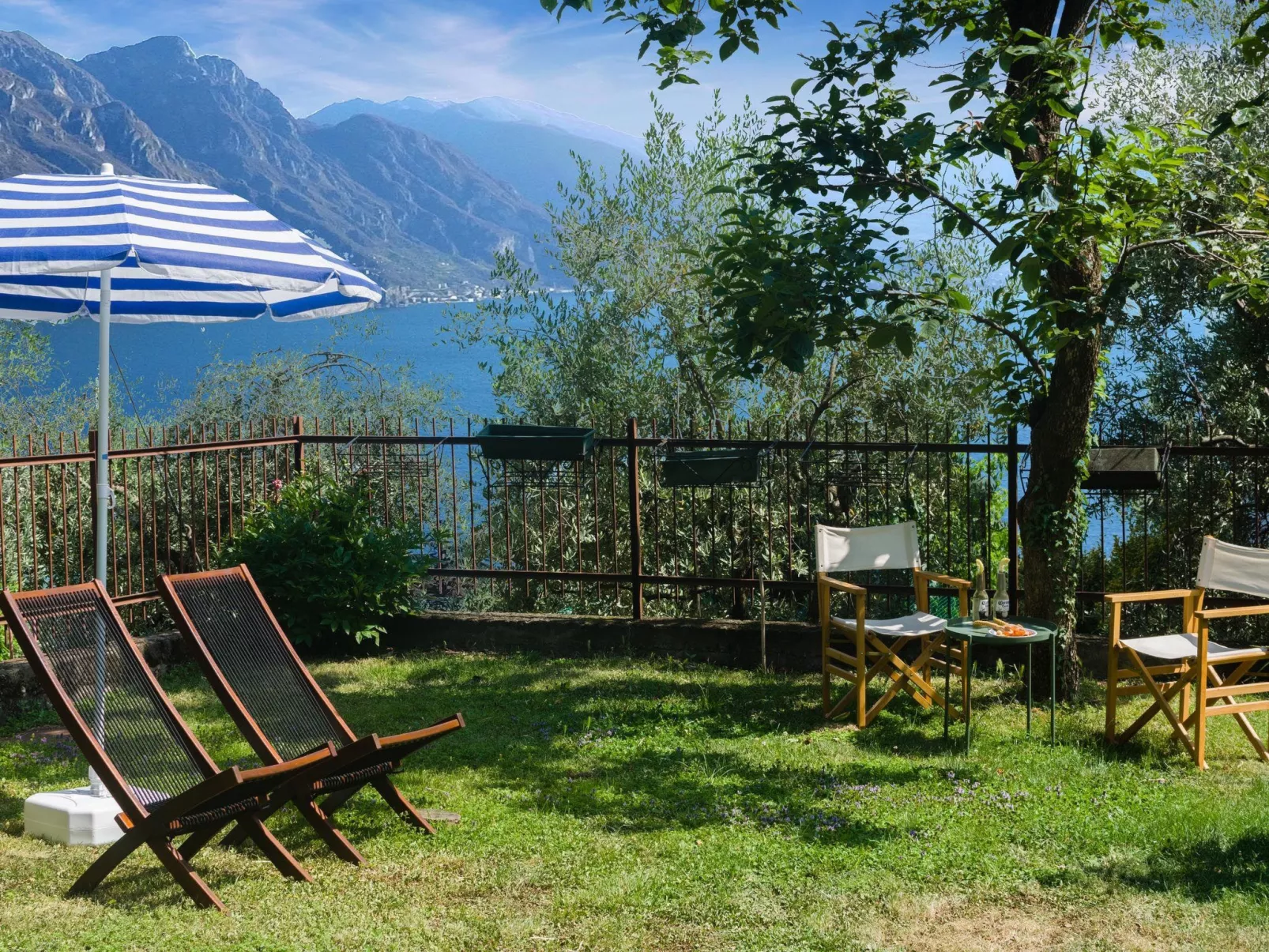 Wohnung 'Abstieg zum See' mit Wasserblick-Buiten