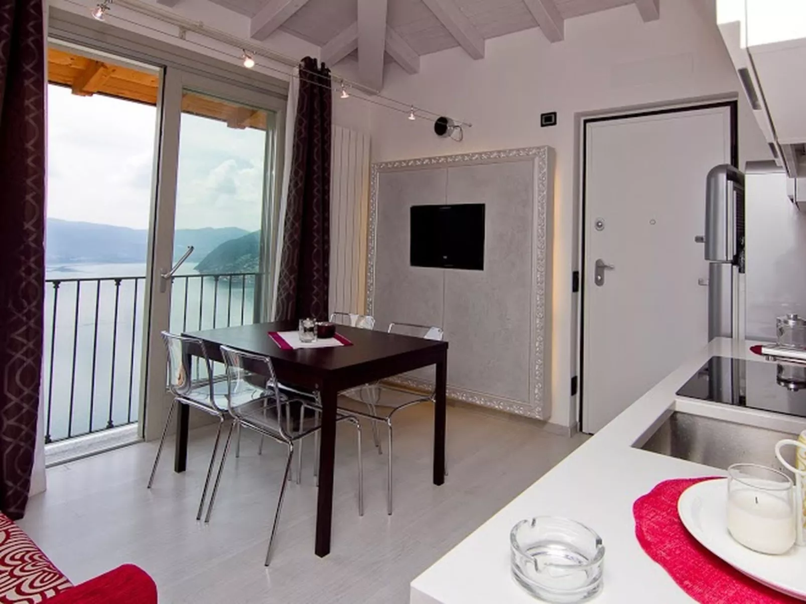 Beatrice - Haus mit Pool und Terrasse am Iseosee-Binnen