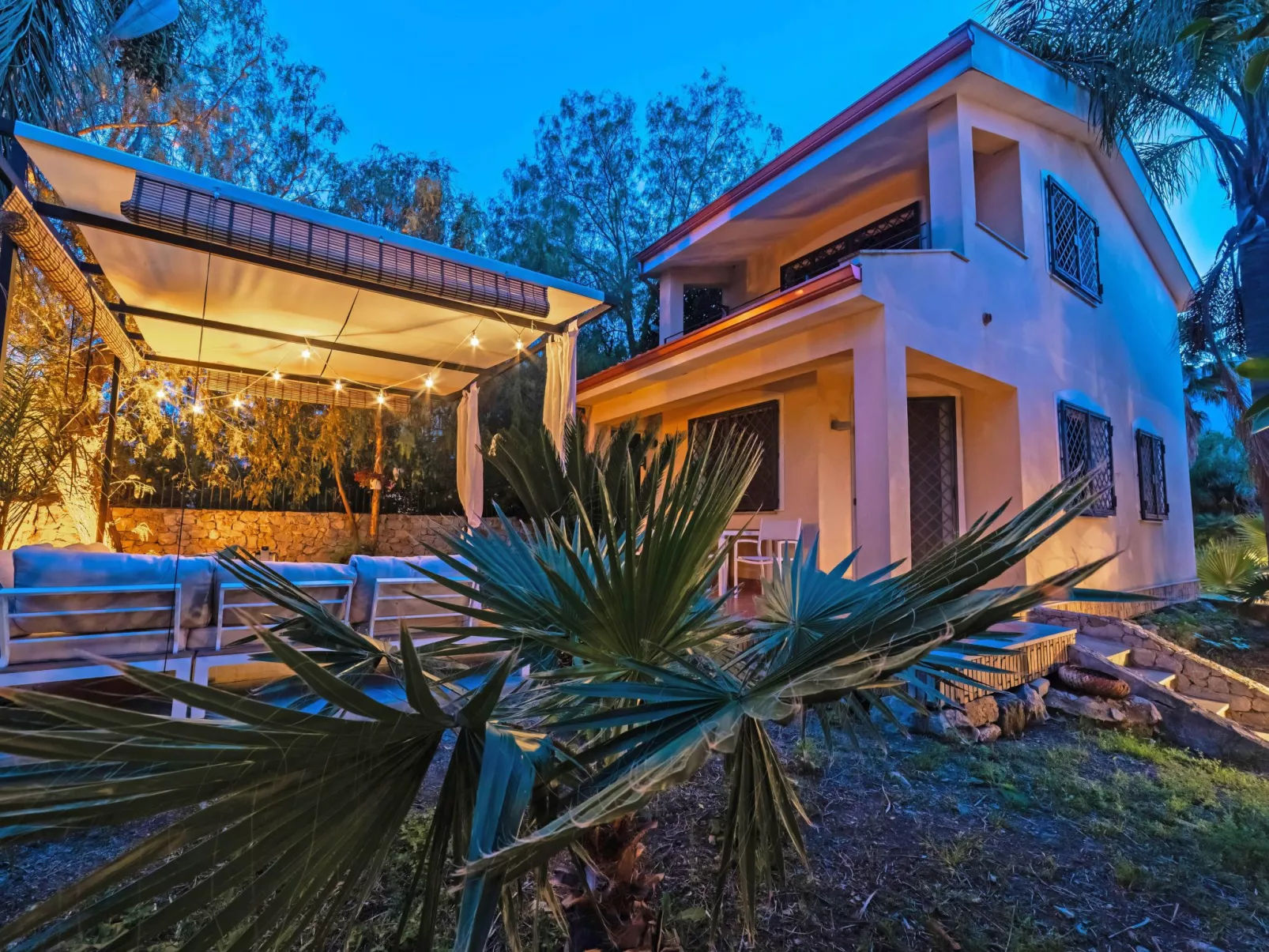 Gemütliches Haus in Carini mit privatem Pool-Buiten