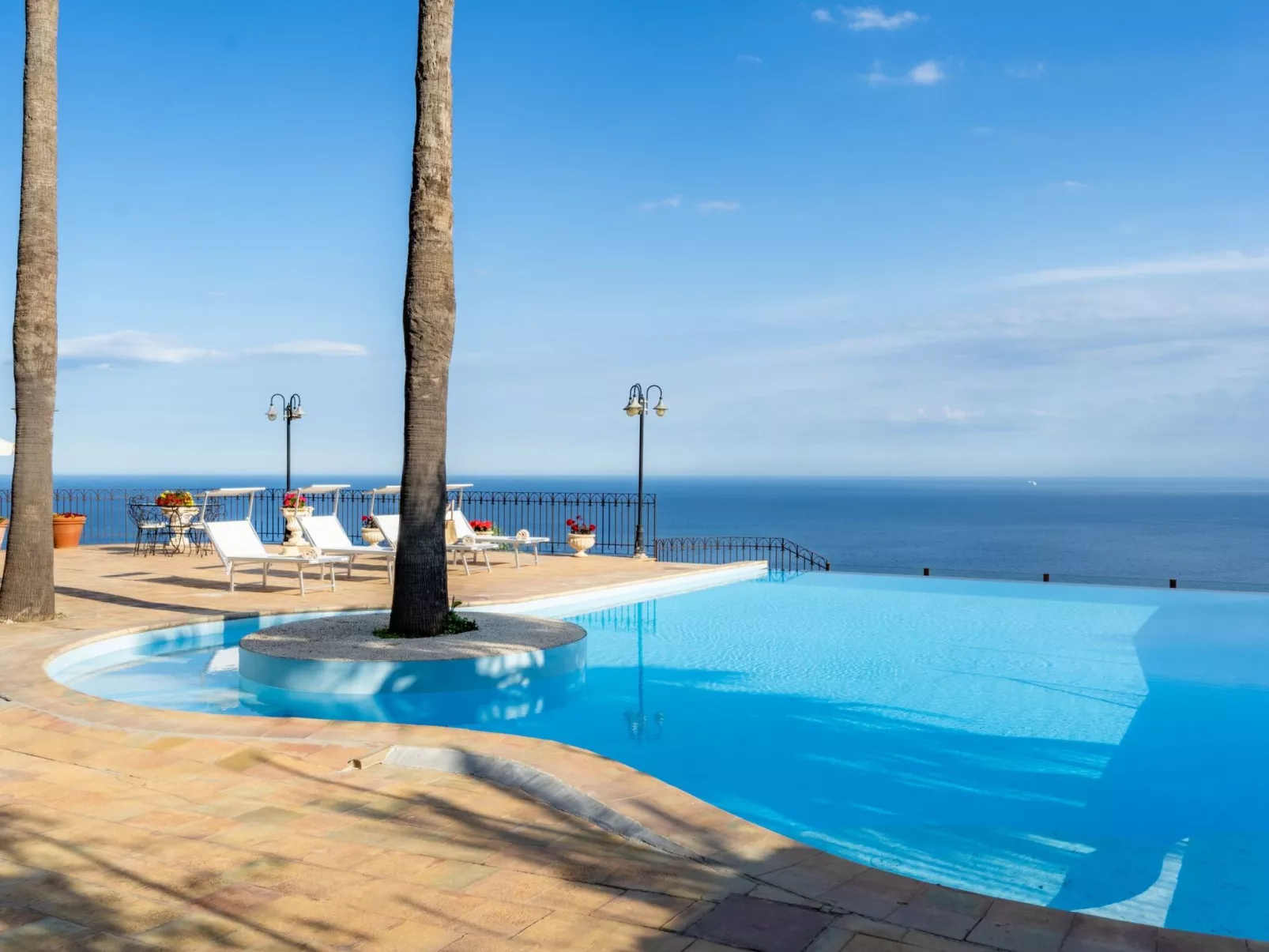 Villa Finù - Panoramavilla mit Pool-Buiten