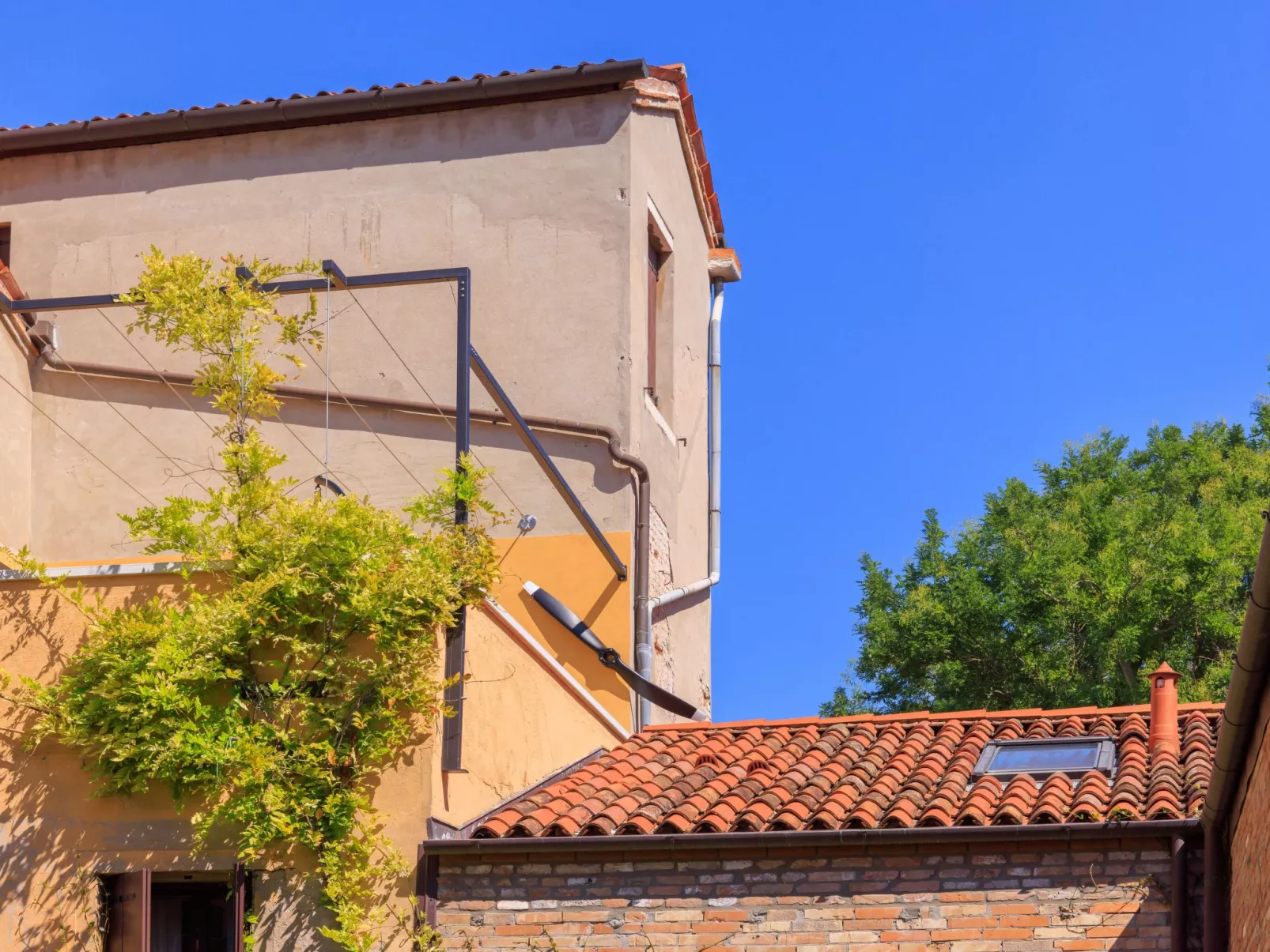 Casa dell'Aviatore große Gartenterrasse-Buiten