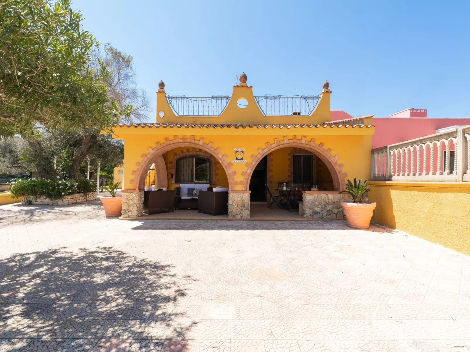 Villa Azzurra mit Pool - Buiten
