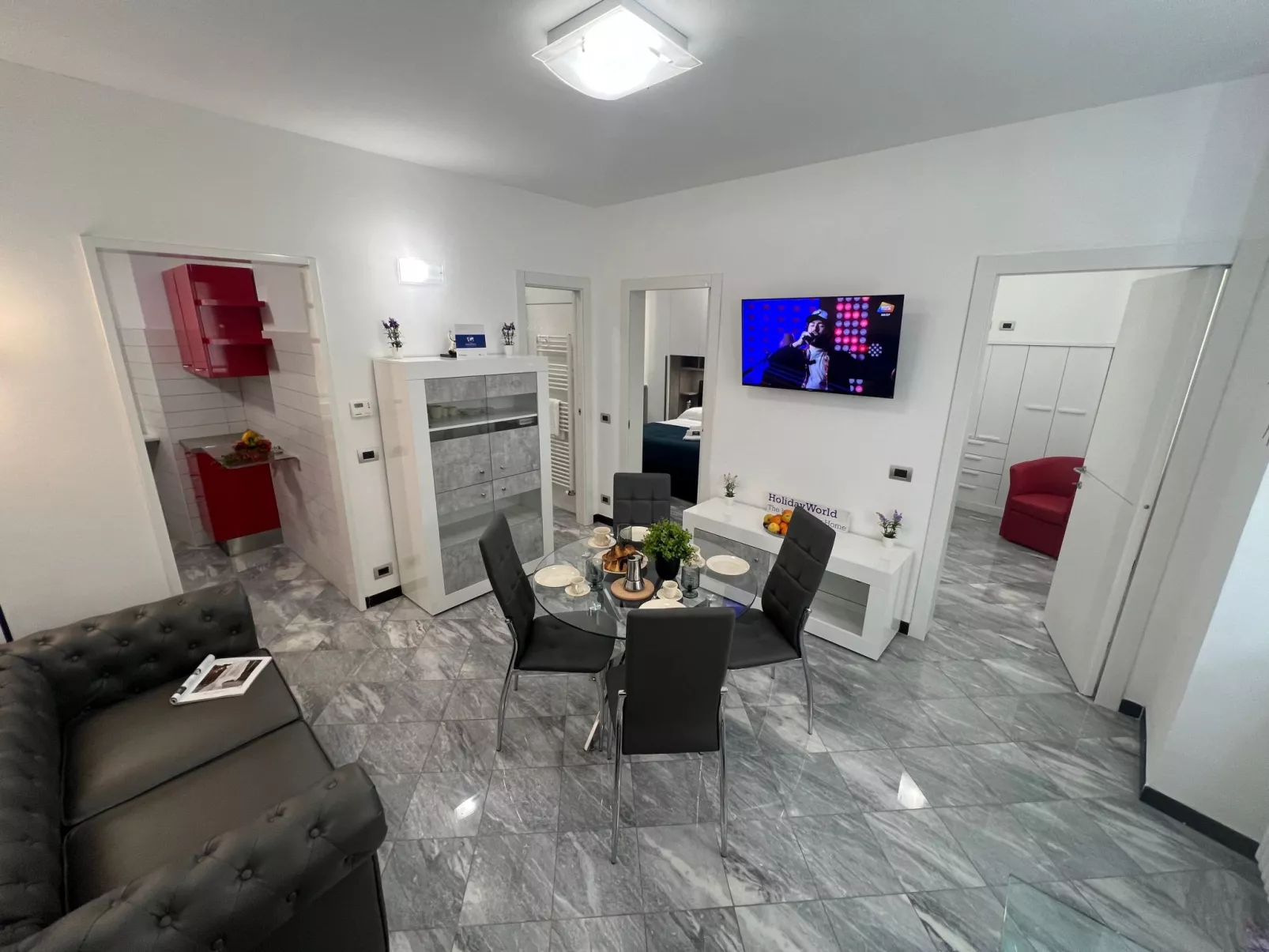 Raineri House by Holiday World-Binnen