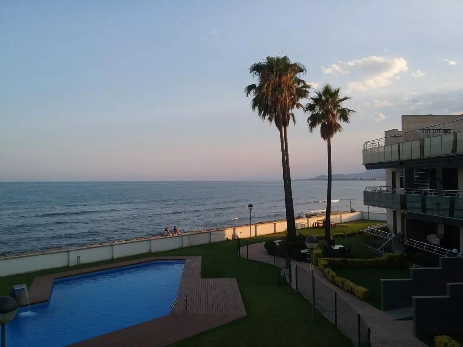 LUXUS APPARTMENT MIT MEERSICHT AUS DER TERRASSE-Buiten