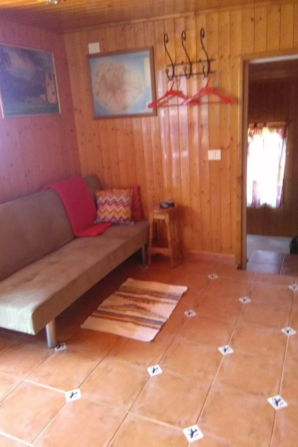 Ländliches Haus mit herrlichem Blick auf das Meer und das Tal.-Image-tags.info