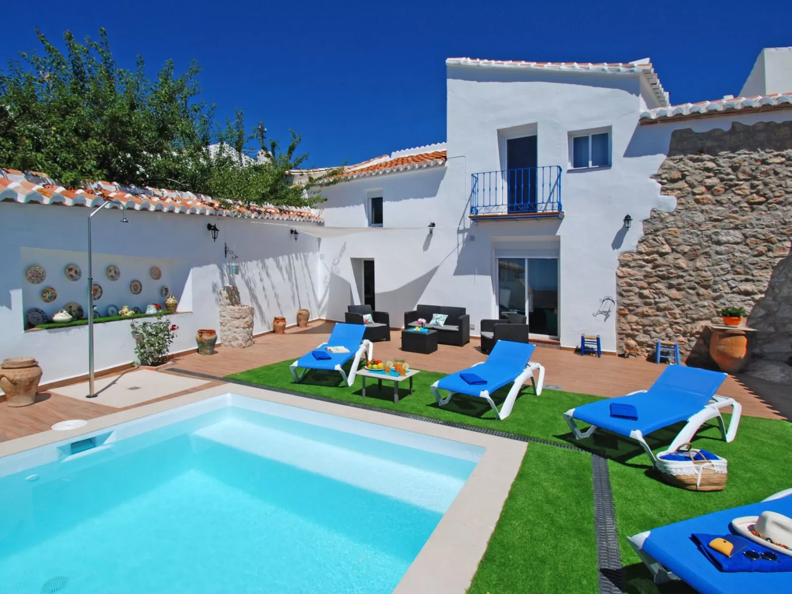 In Comares mit Offenem Kamin-Buiten