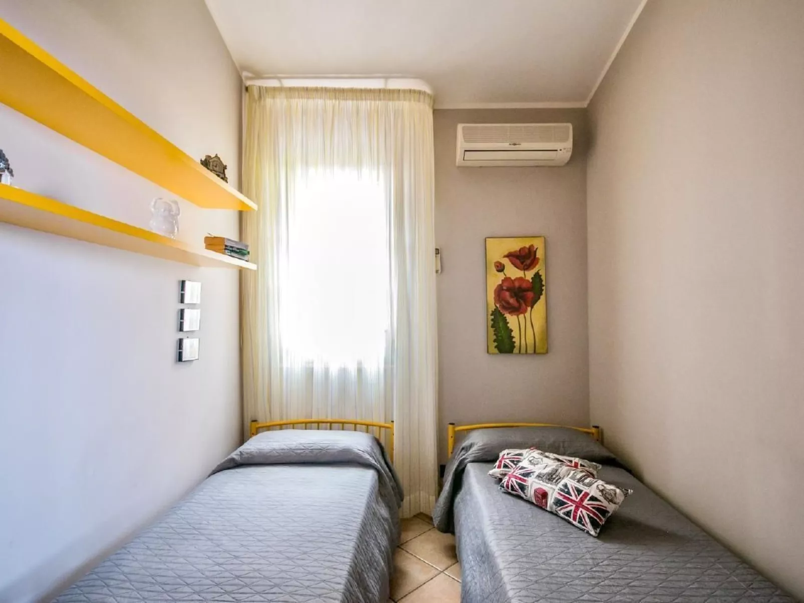 "Bouganvillae" mit Pool-Image-tags.info