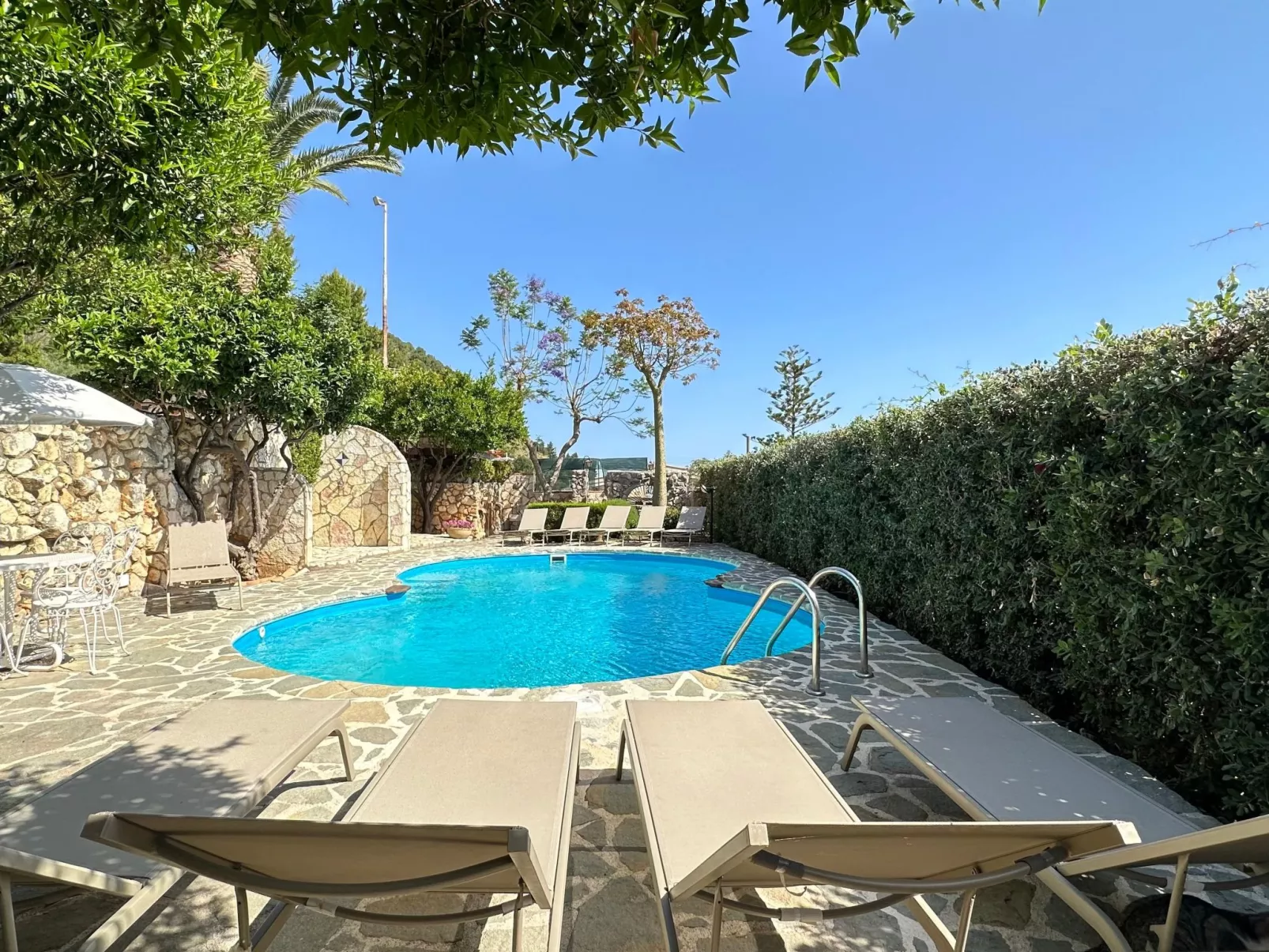 Studio-Wohnung "P Melograno" mit Pool-Buiten