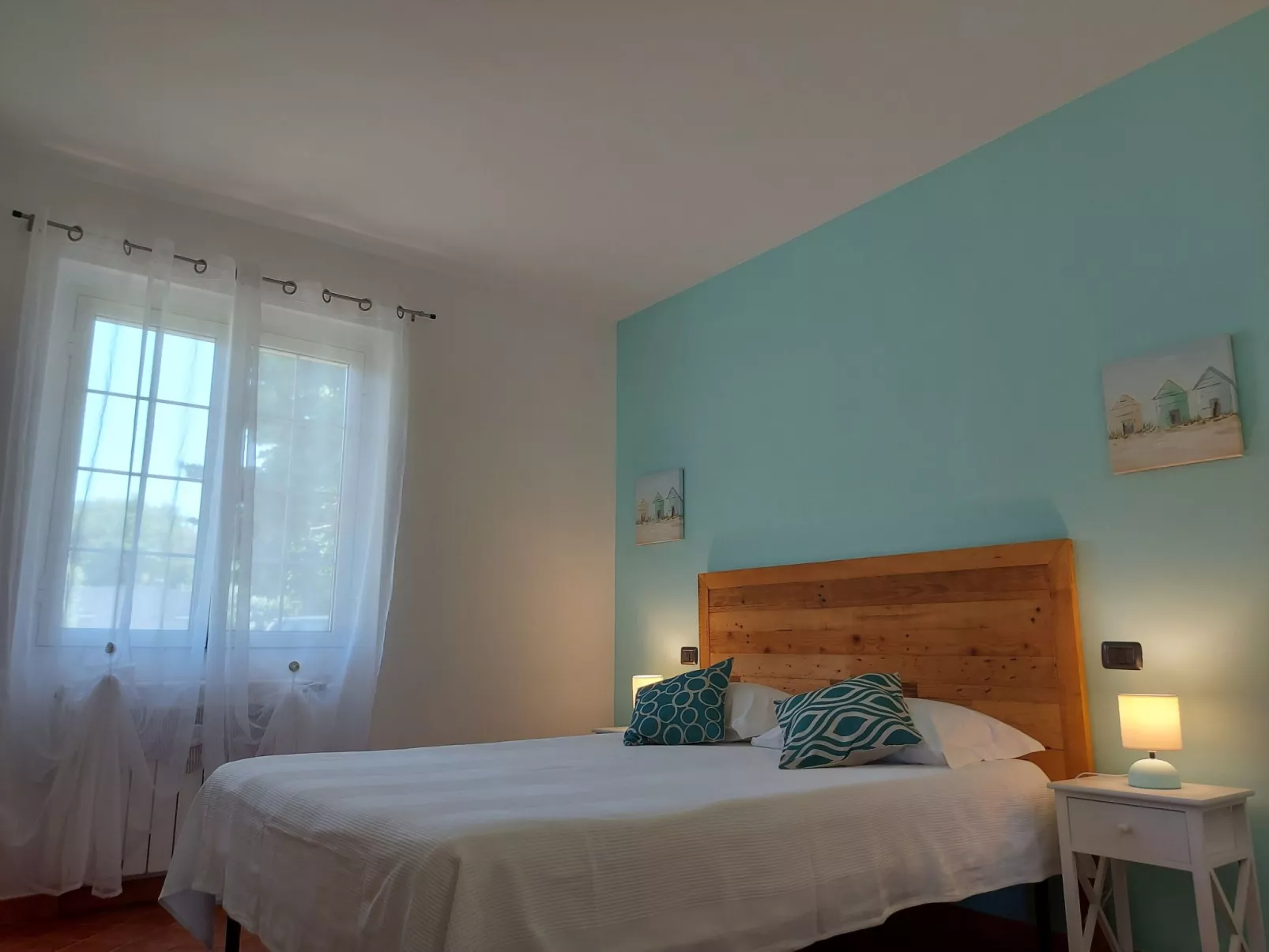 Villa im Grünen mit Schwimmbad und Meerblick-Binnen