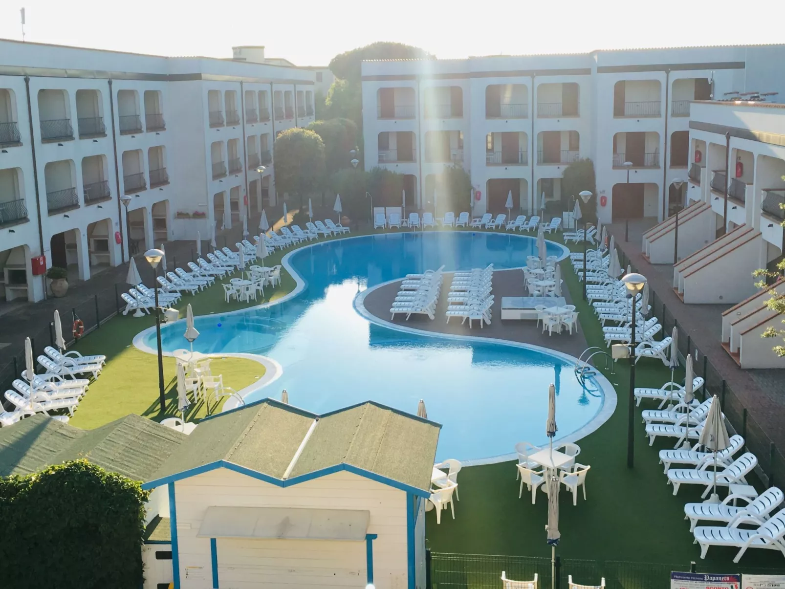 Wunderschöne Wohnung in Lido Di Spina mit Möbliertem Balkon-Binnen
