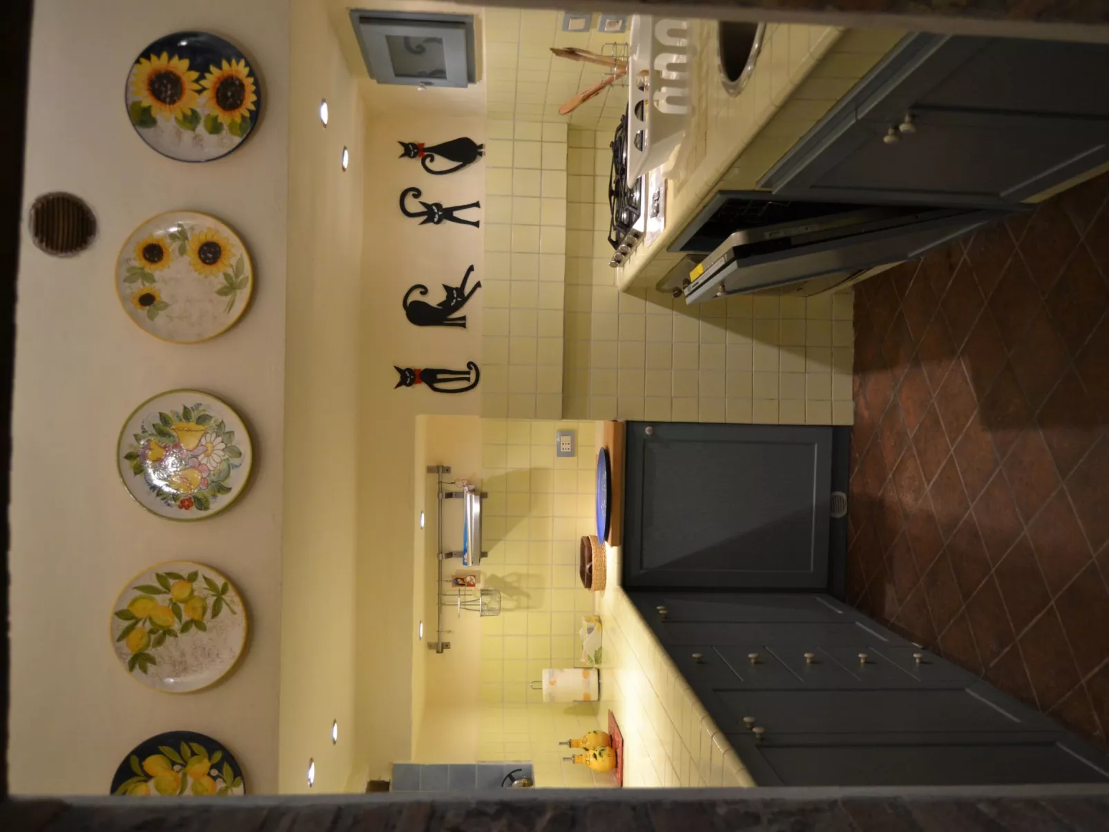 Altes Steinhaus mit Garten-Image-tags.info