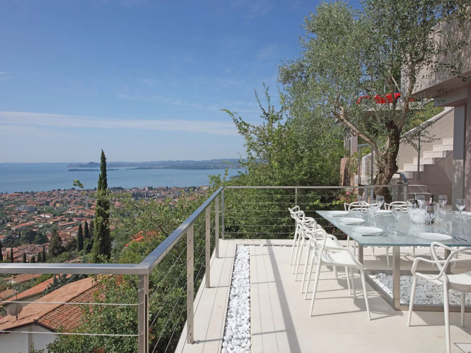 Exklusive Villa Agave mit Seeblick und privatem Pool-Buiten