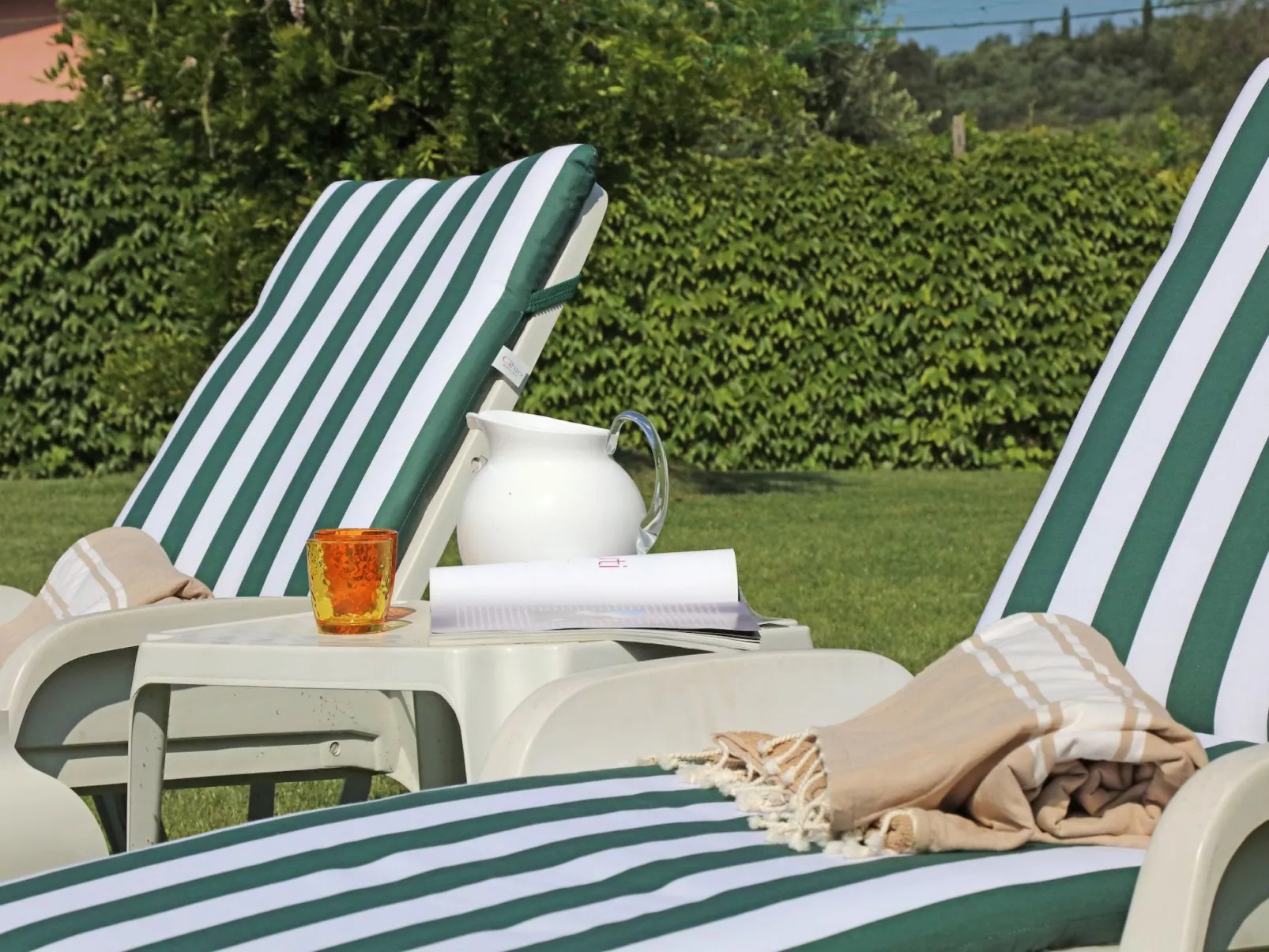 Calla' Wohnung mit Schwimmbad-Buiten