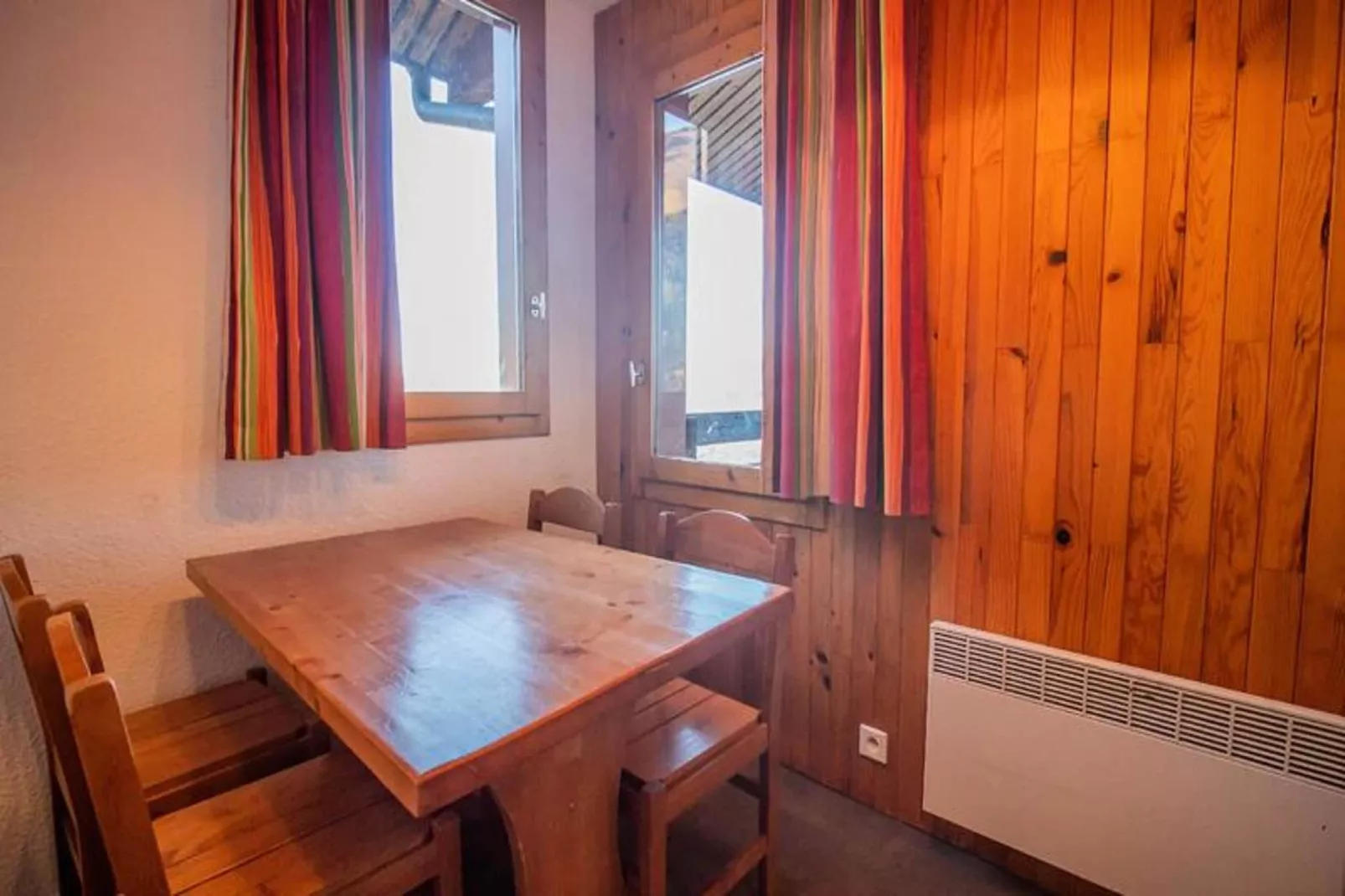 Résidence Portail G-Eetkamer